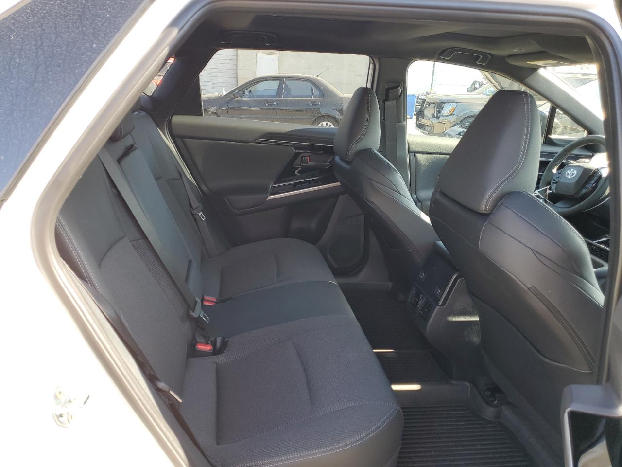 2024 TOYOTA BZ4X XLE VIN:JTMABACA4RA085313