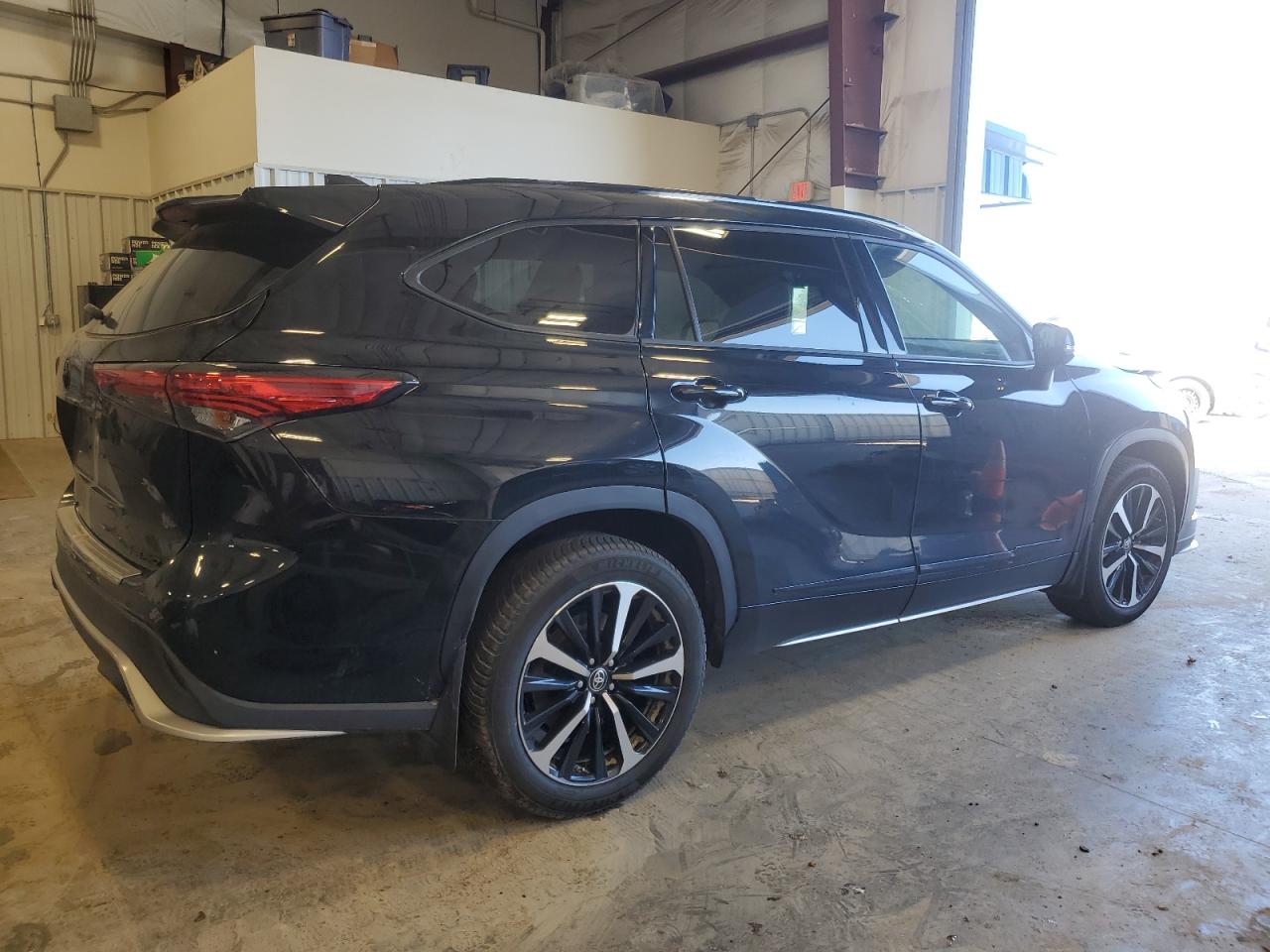 2022 TOYOTA HIGHLANDER XSE VIN:5TDJZRBH0NS223922