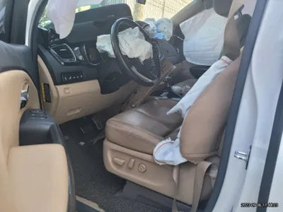 2017 Kia Carnival KNAME81ABHS323112 VIN:KNAME81ABHS323112