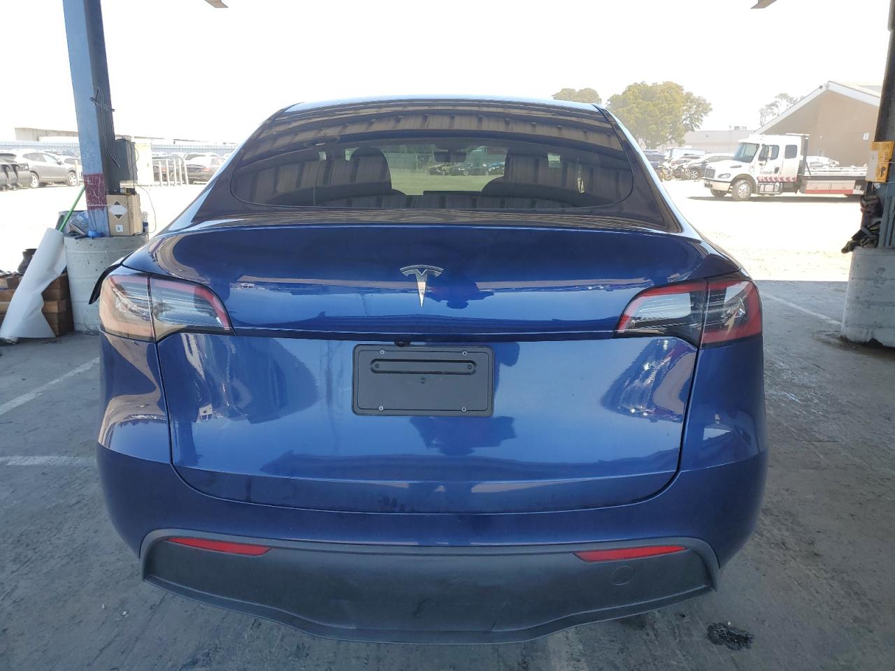 2023 TESLA MODEL Y  VIN:7SAYGDEDXPF979185