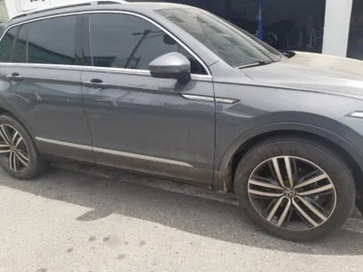 2021 Volkswagen Tiguan VIN: