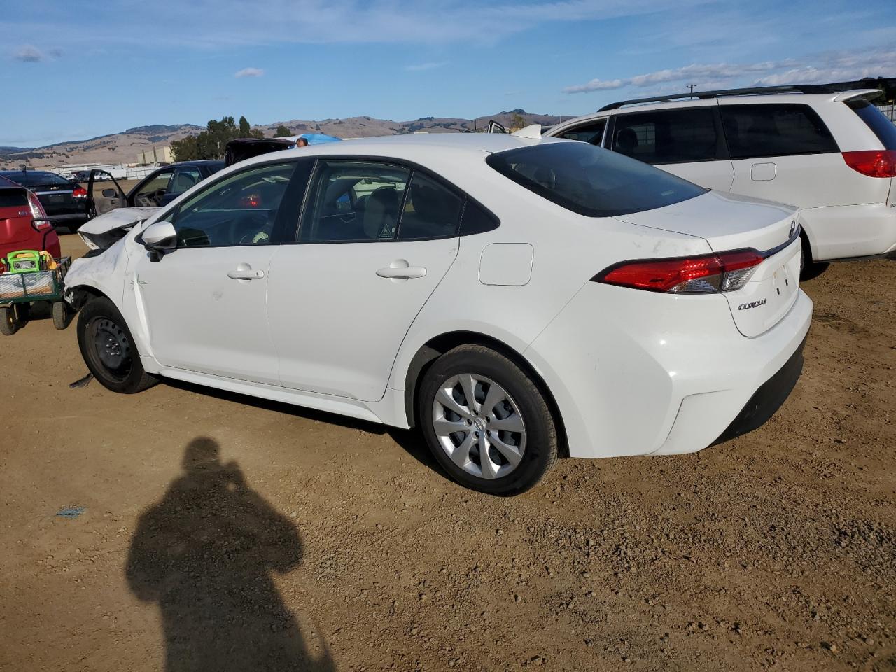 2024 TOYOTA COROLLA LE VIN:JTDBCMFE8RJ025696