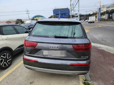2019 Audi Q7 VIN: