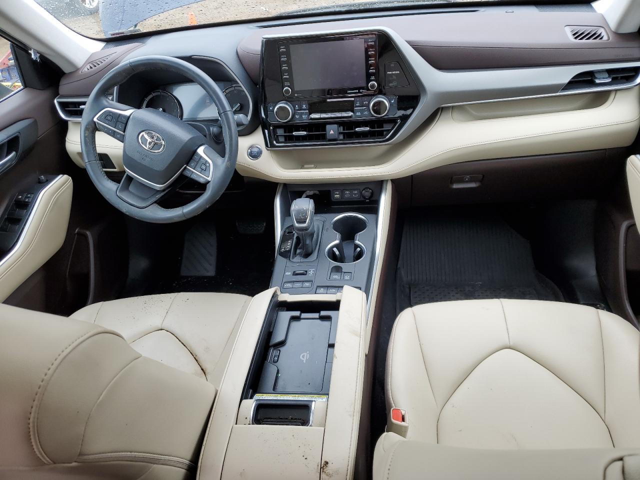 2022 TOYOTA HIGHLANDER XLE VIN:5TDHZRBH4NS596735