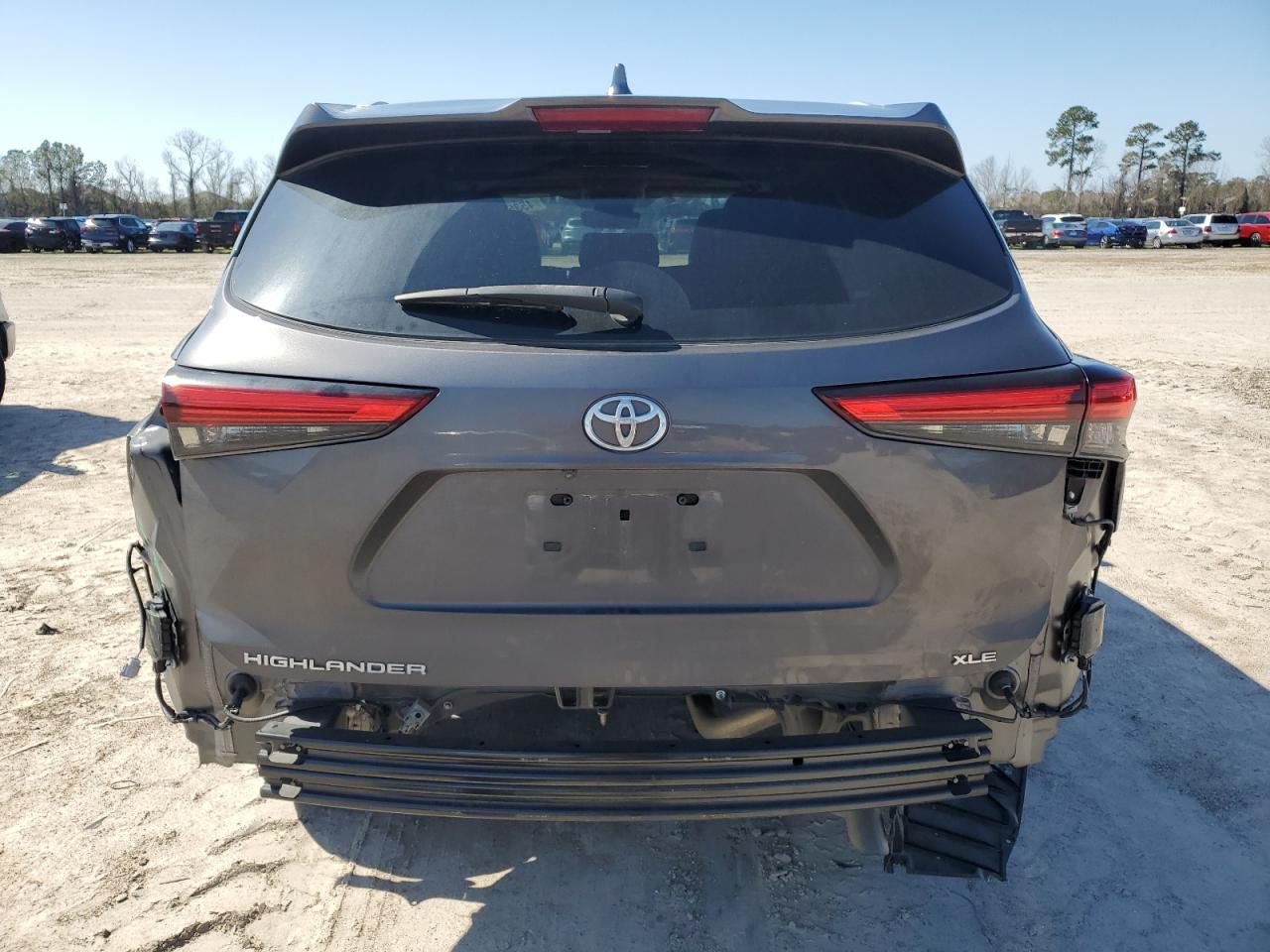 2022 TOYOTA HIGHLANDER XLE VIN:5TDGZRAH8NS557577