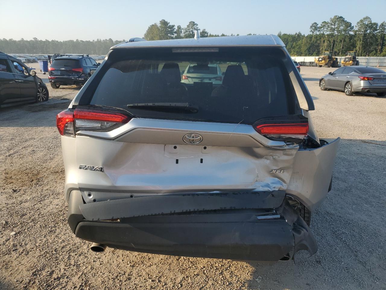 2022 TOYOTA RAV4 XLE VIN:2T3W1RFV3NW189728