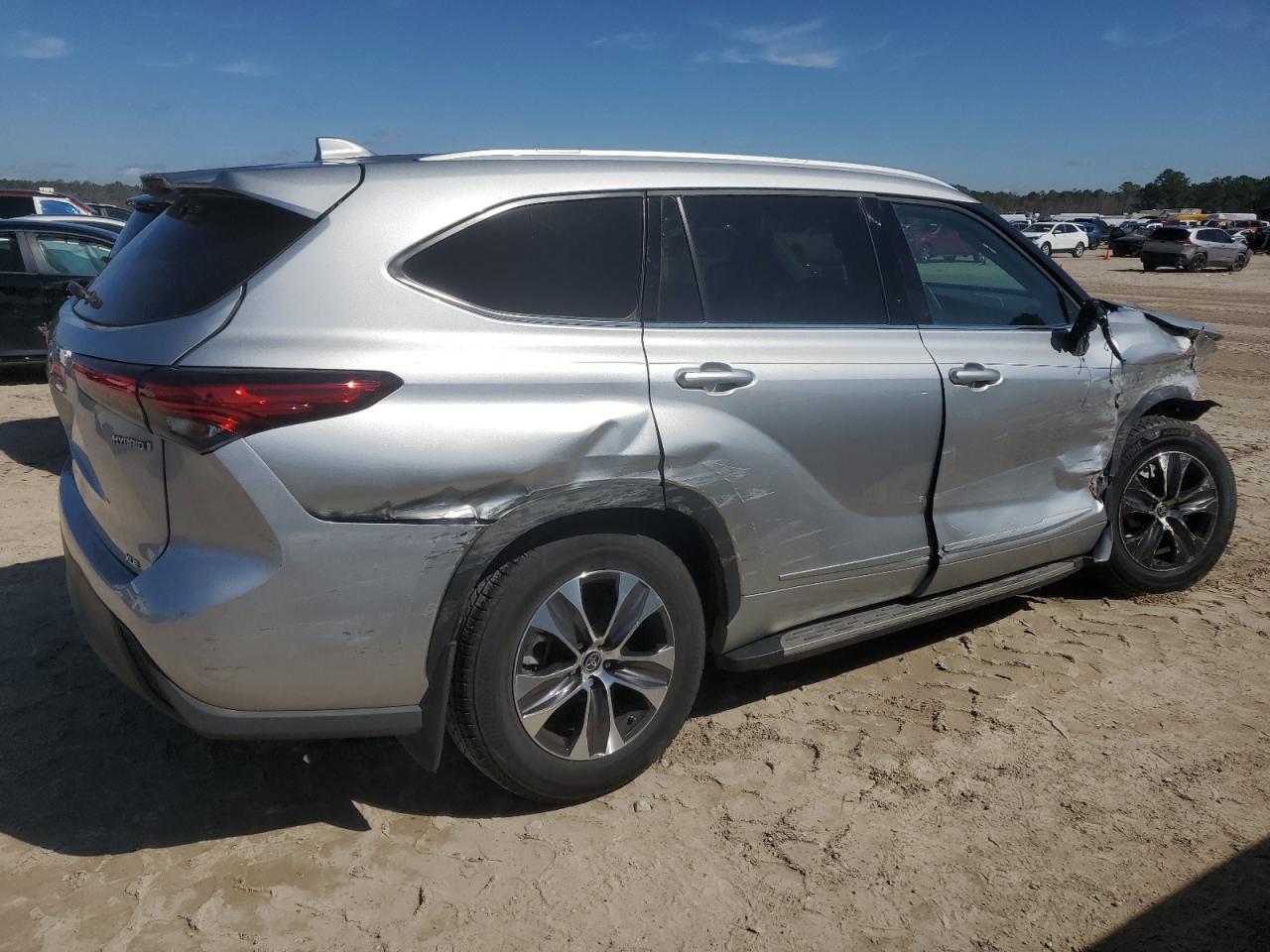 2022 TOYOTA HIGHLANDER HYBRID XLE VIN:5TDGARAH8NS515501