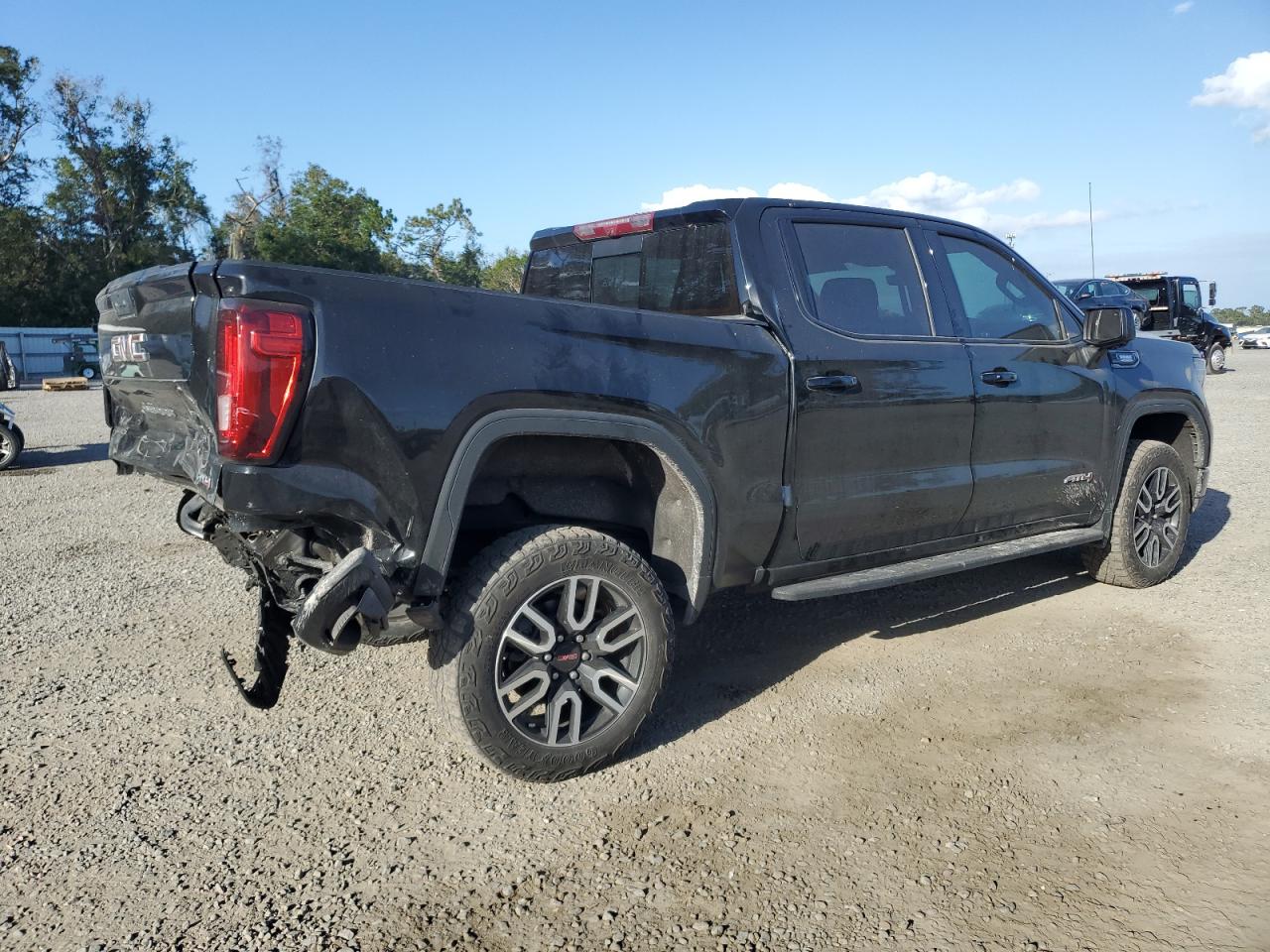 2022 GMC SIERRA K1500 AT4 VIN:3GTUUEET3NG527491
