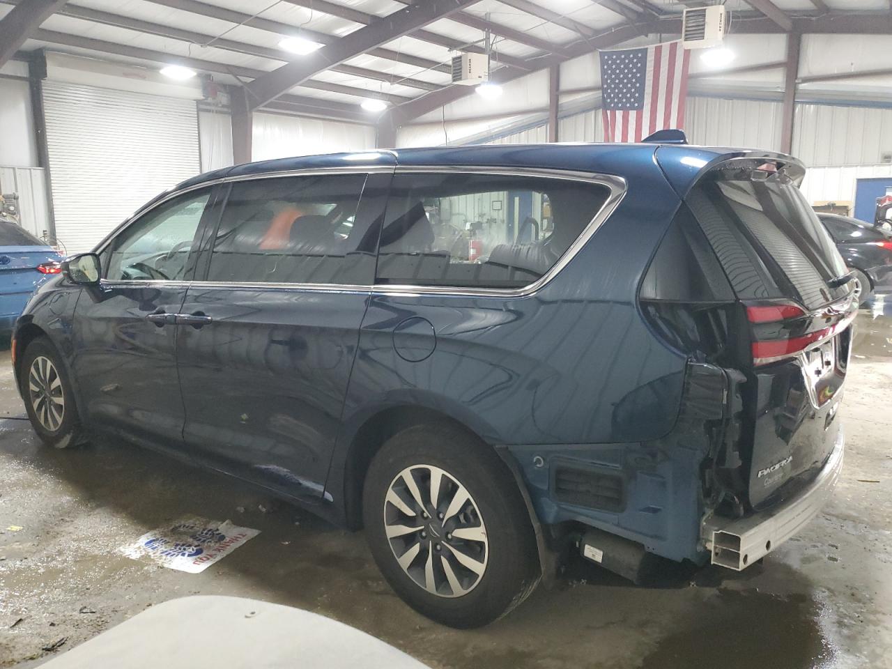 2022 CHRYSLER PACIFICA HYBRID TOURING L VIN:2C4RC1L73NR102368