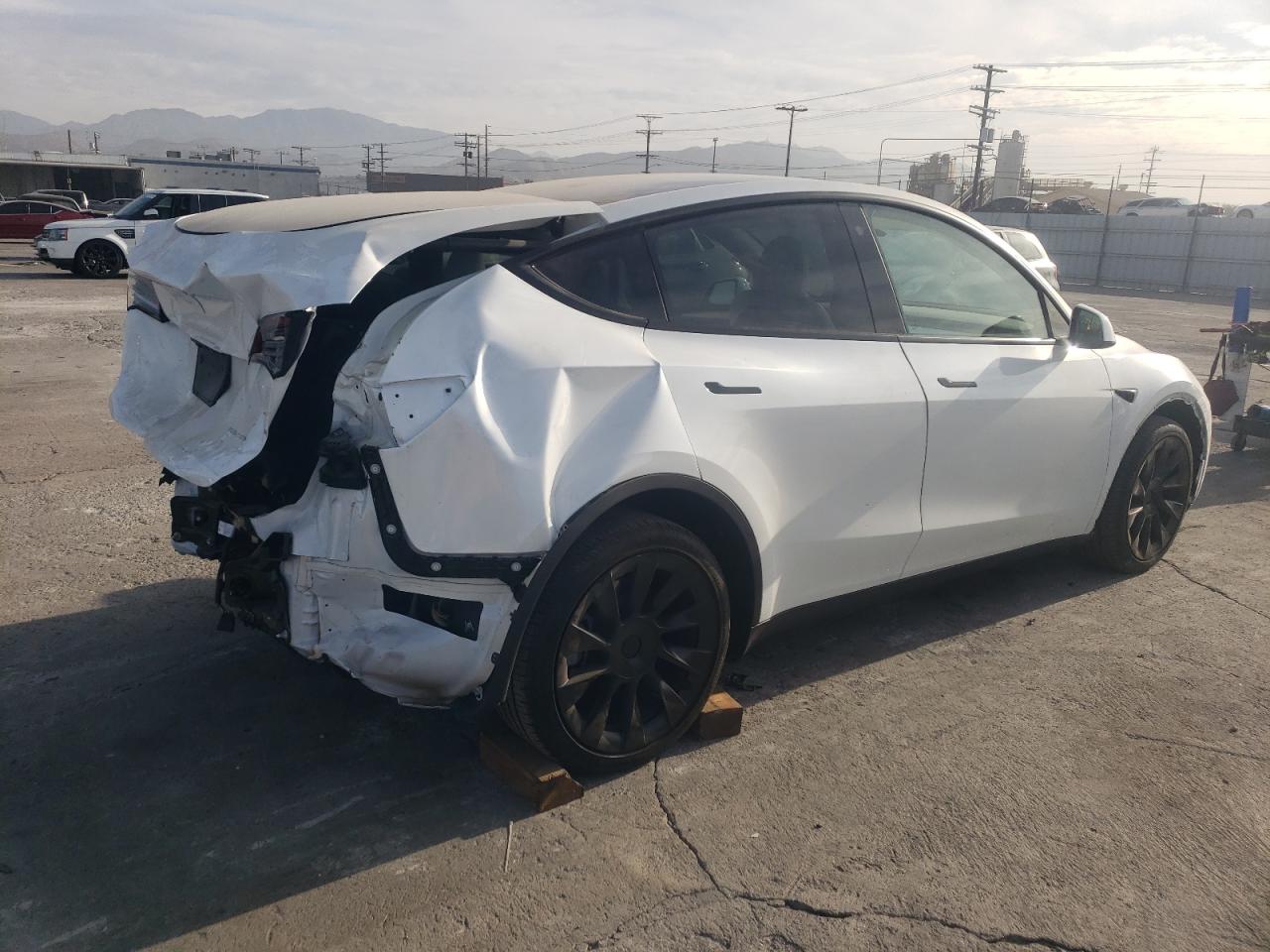 2023 TESLA MODEL Y  VIN:7SAYGDEE4PA125735