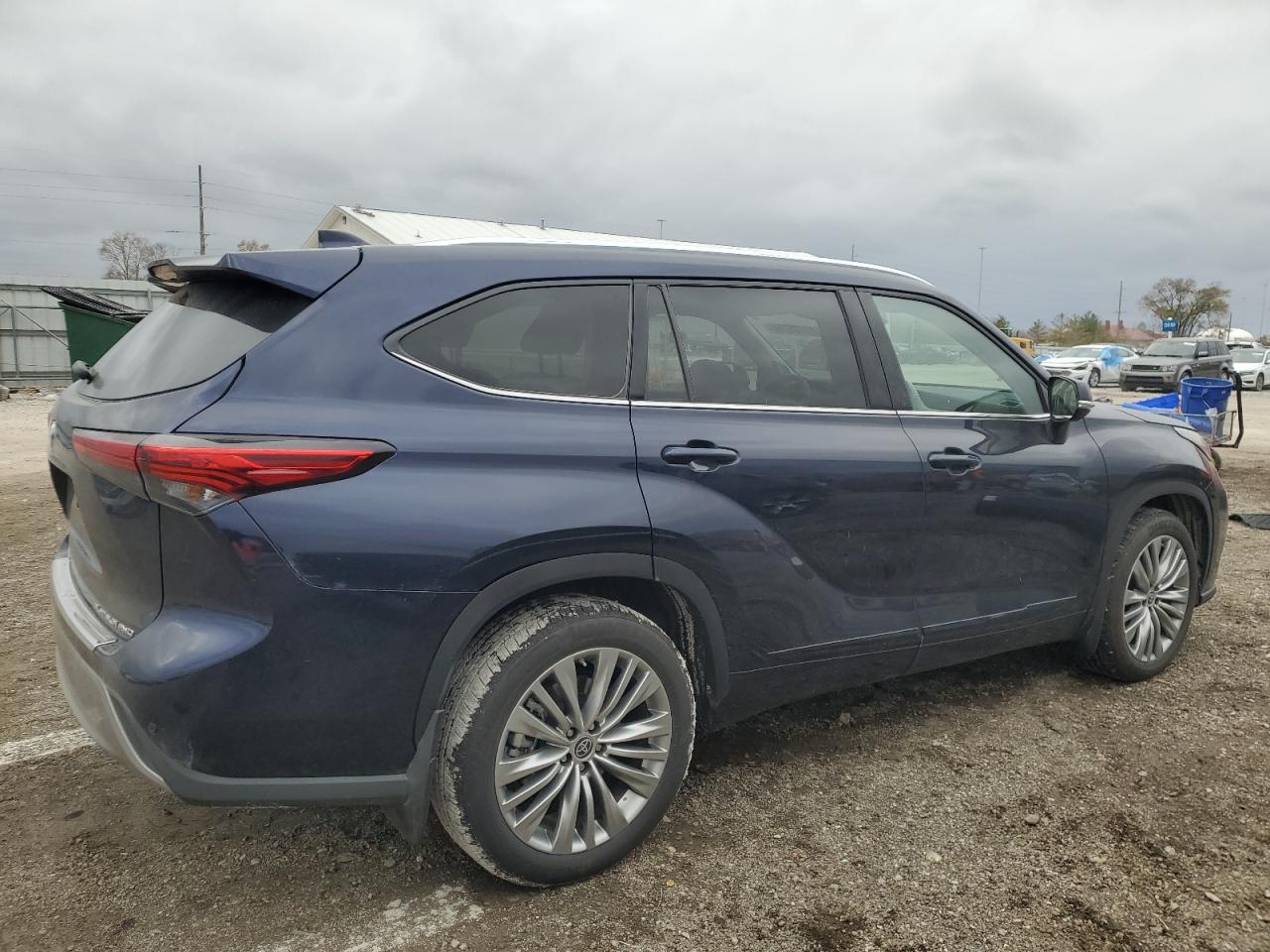 2022 TOYOTA HIGHLANDER PLATINUM VIN:5TDFZRBH2NS217416