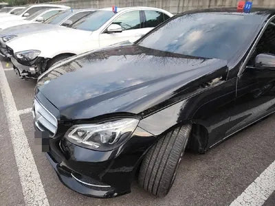 2015 Mercedes-Benz E 220 VIN: