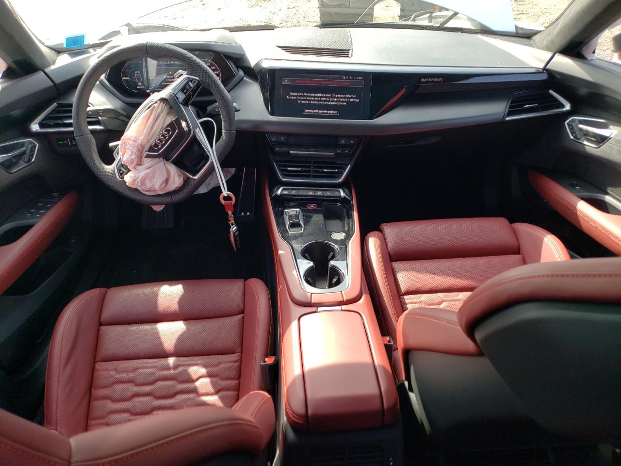 2024 AUDI RS E-TRON GT  VIN:WAUBHBFW7R7901666