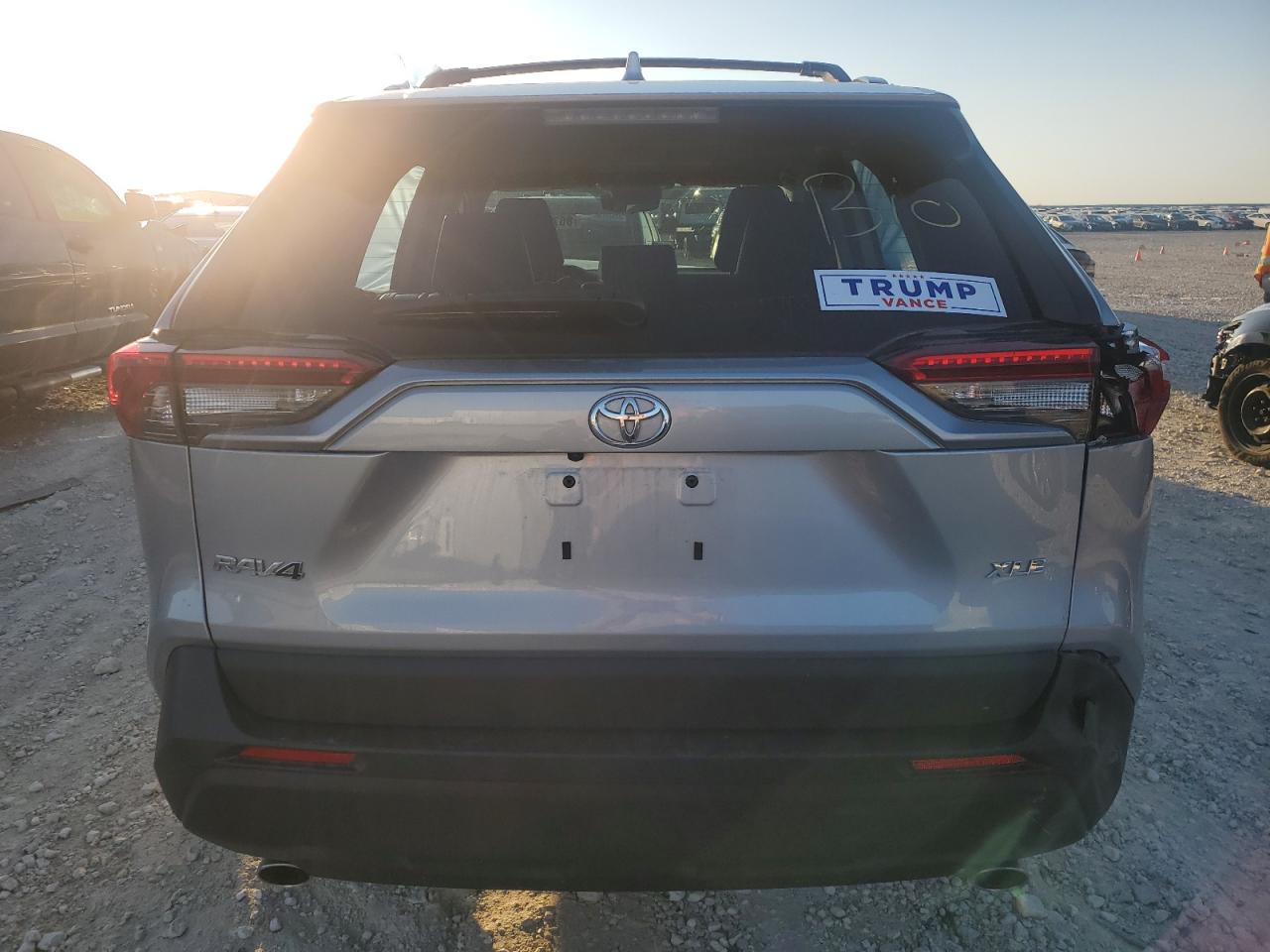 2024 TOYOTA RAV4 XLE PREMIUM VIN:2T3C1RFV6RC262519