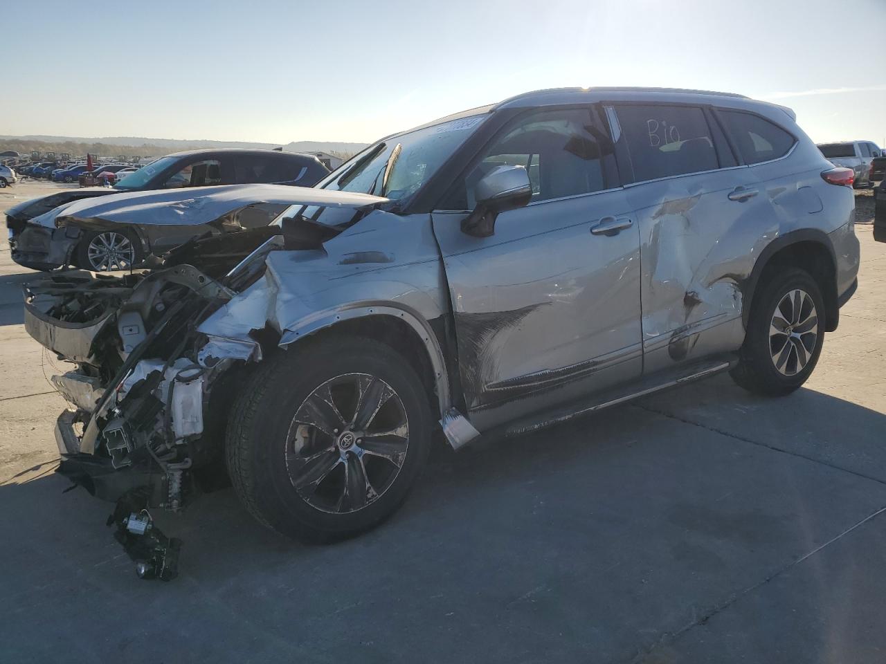 2022 TOYOTA HIGHLANDER HYBRID XLE VIN:5TDGARAH8NS515501