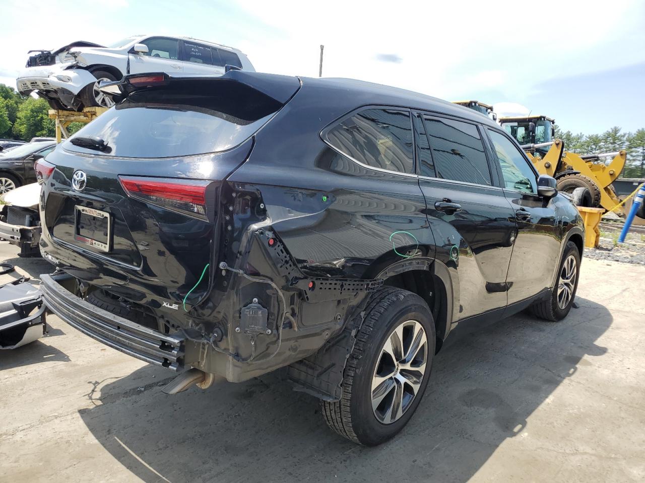 2022 TOYOTA HIGHLANDER XLE VIN:5TDGZRAH9NS107923