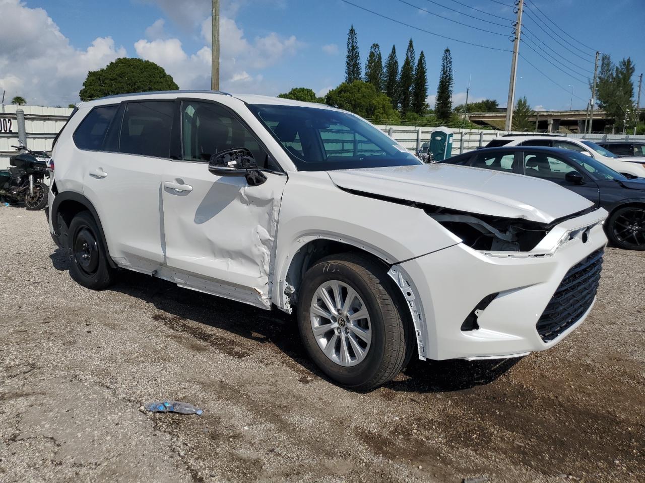 2024 TOYOTA GRAND HIGHLANDER XLE VIN:5TDAAAA50RS001273