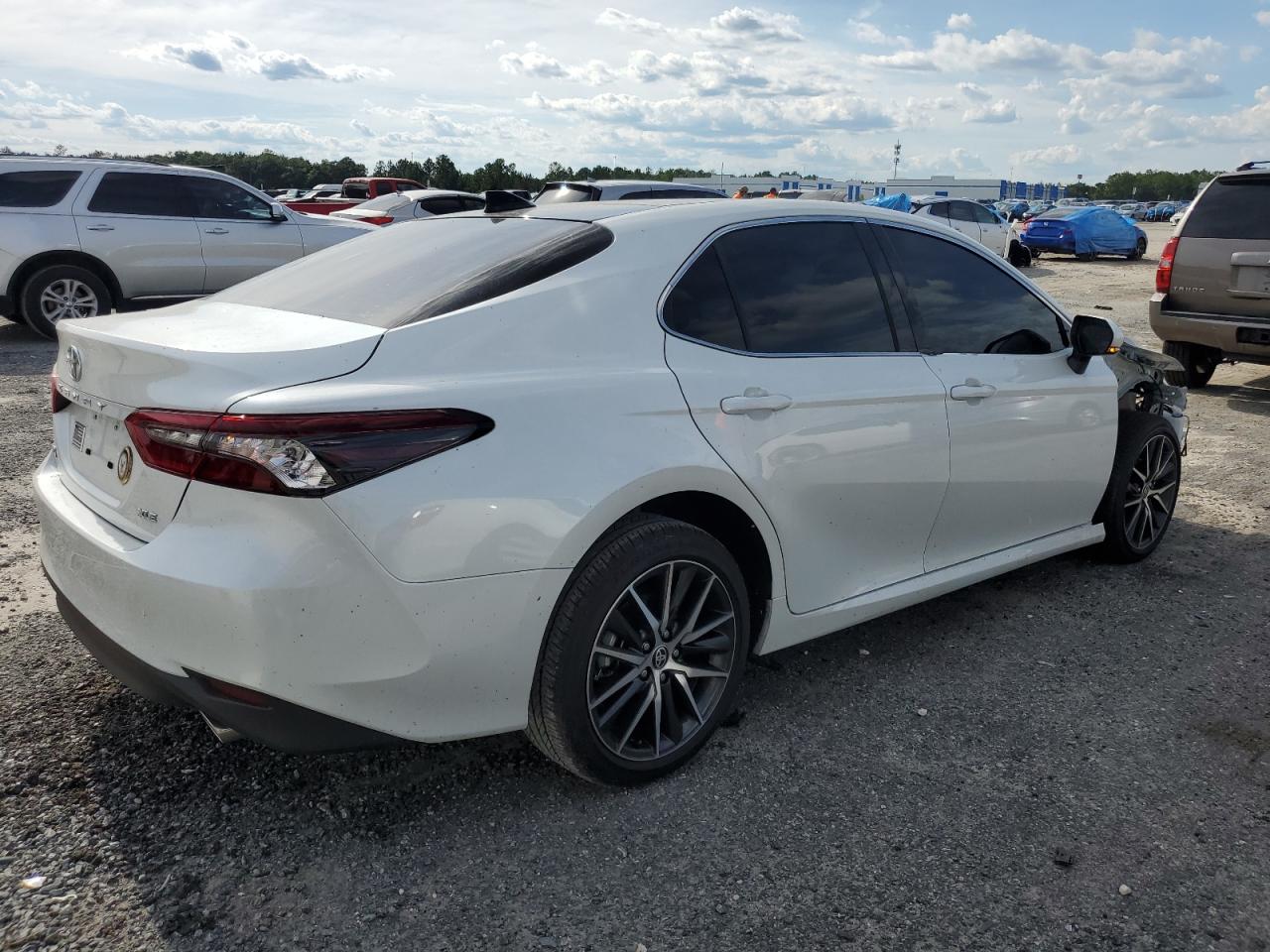 2024 TOYOTA CAMRY XLE VIN:4T1FZ1AK2RU094289