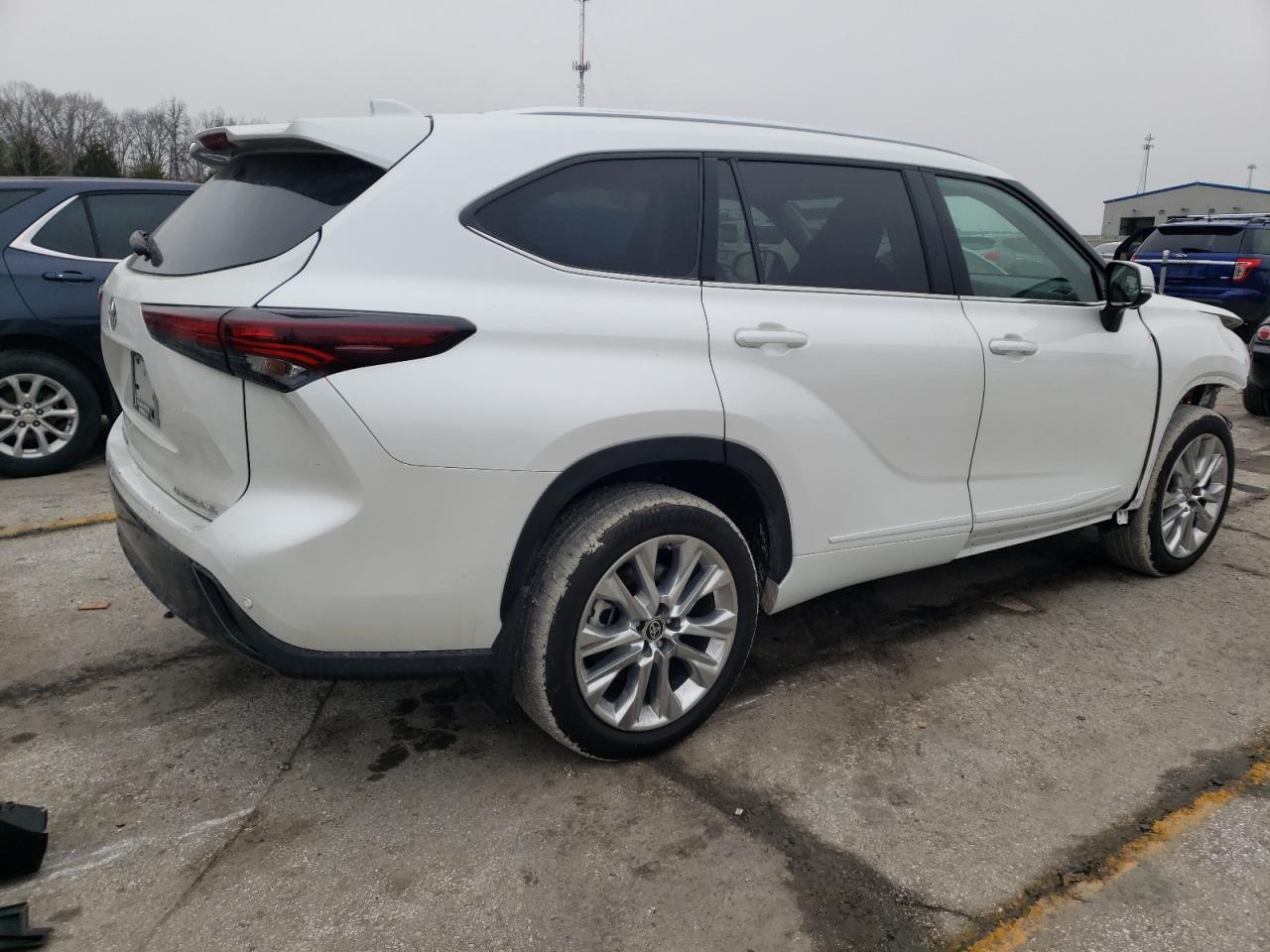 2024 TOYOTA HIGHLANDER LE VIN:5TDKDRBH4RS537386