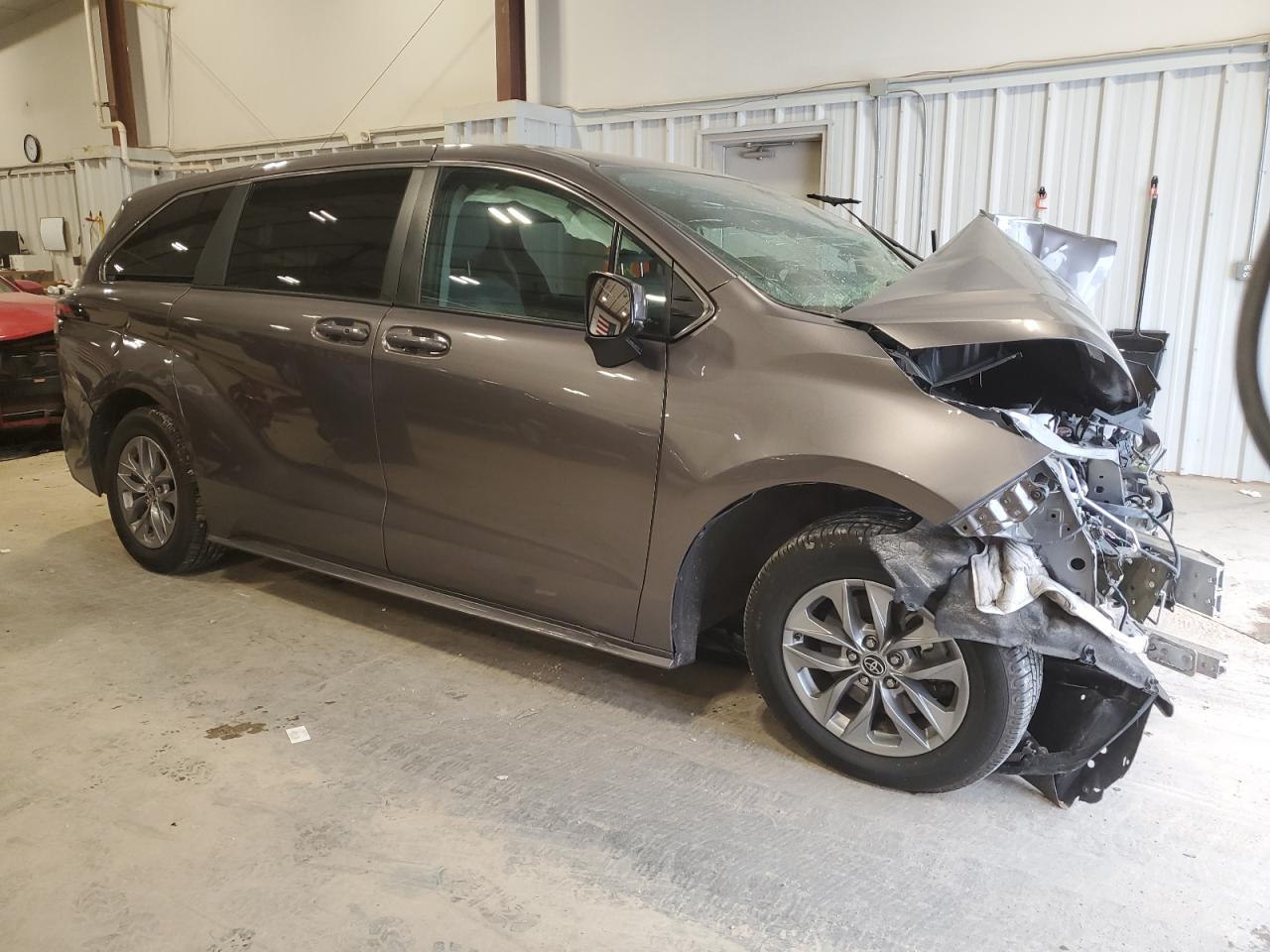 2022 TOYOTA SIENNA LE VIN:5TDKRKEC4NS101270