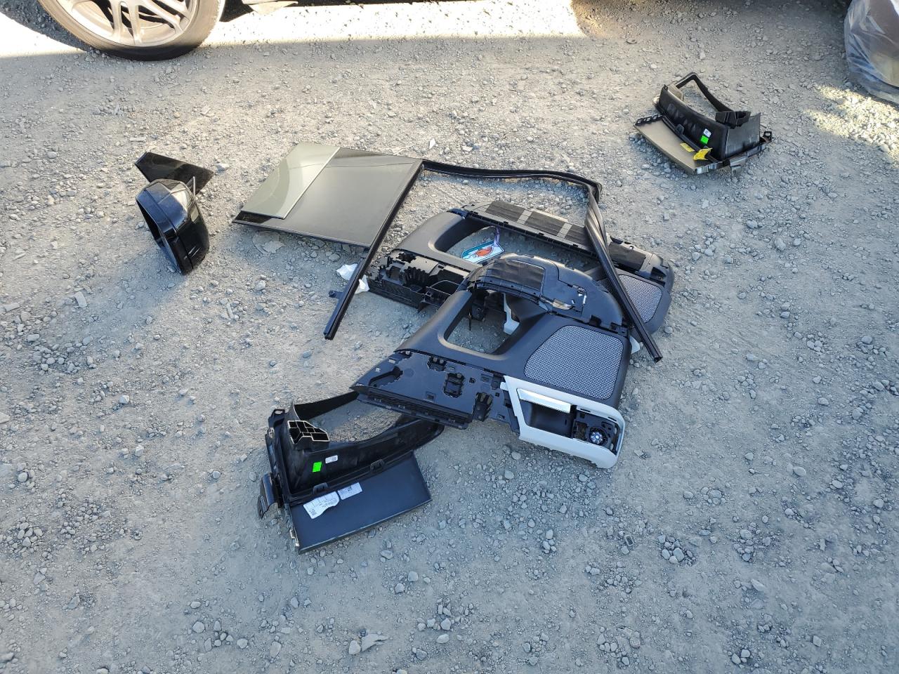 2024 LAND ROVER DEFENDER 110 S VIN:SALEJEEX9R2339436