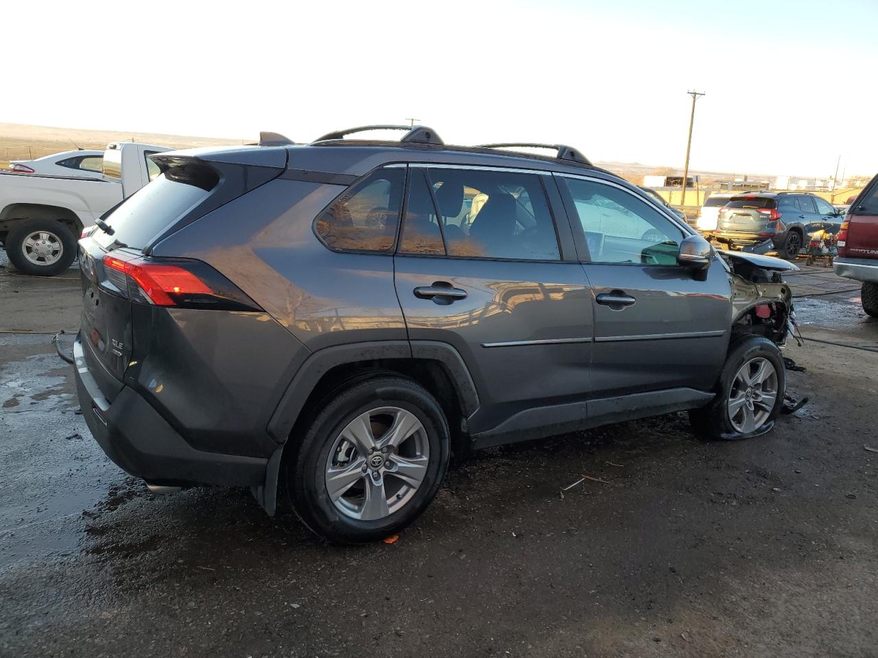 2024 TOYOTA RAV4 XLE VIN:2T3P1RFV1RW464748