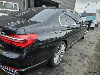 2016 BMW 750 VIN: