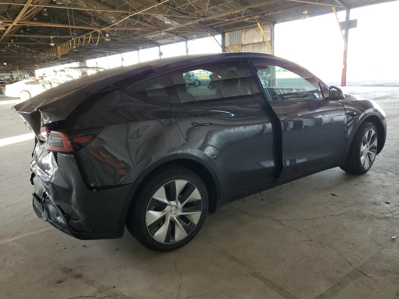 2023 TESLA MODEL Y  VIN:7SAYGDEE6PF882588