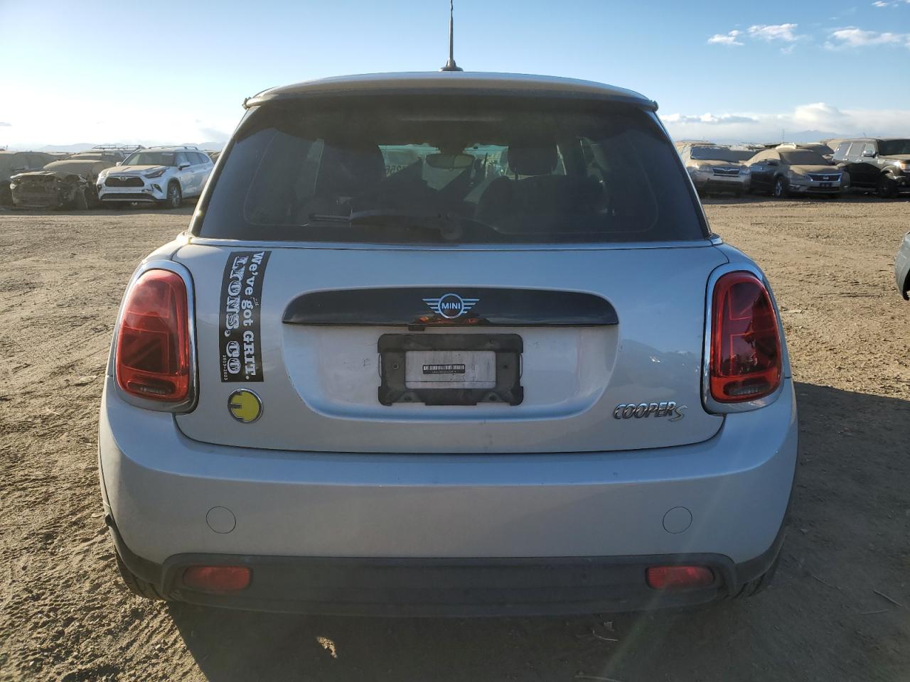 2022 MINI COOPER SE VIN:WMW13DJ02N2S28074