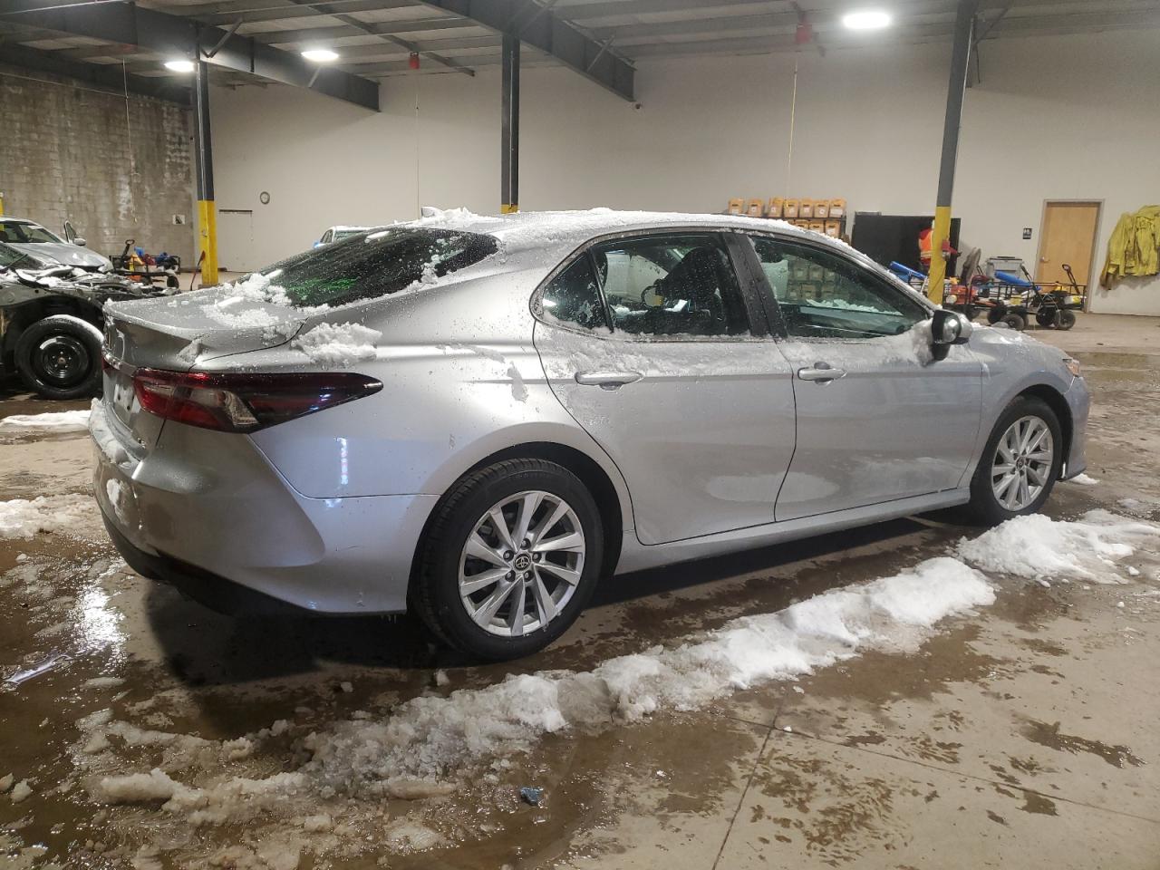 2022 TOYOTA CAMRY LE VIN:4T1C11AK2NU639945