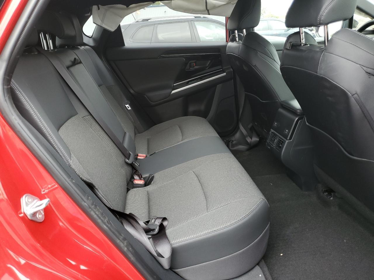 2024 TOYOTA BZ4X XLE VIN:JTMABACA5RA053082