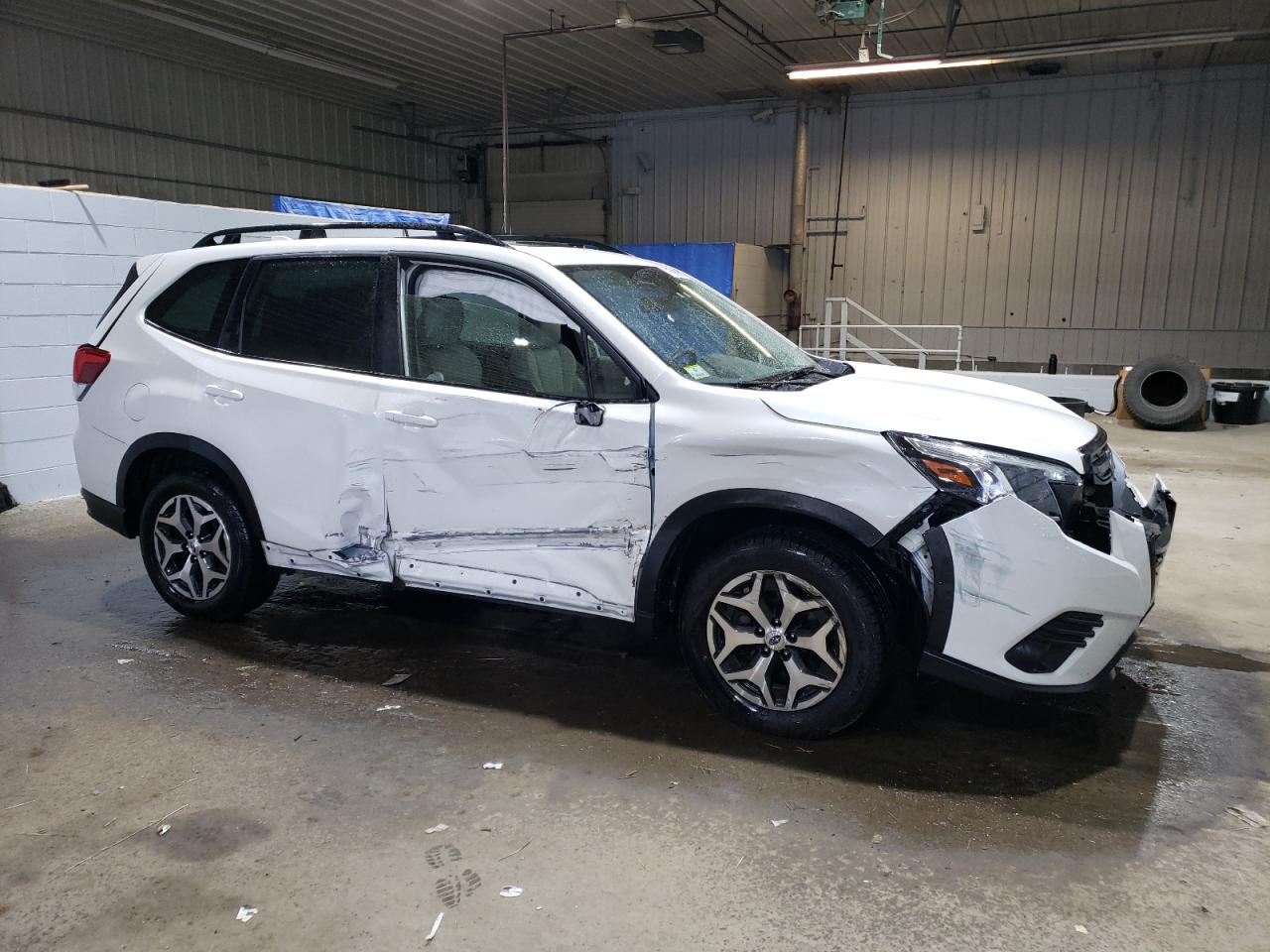 2022 SUBARU FORESTER PREMIUM VIN:JF2SKAEC8NH472422