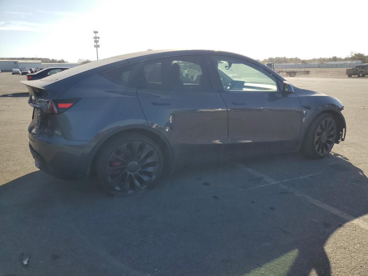 2022 TESLA MODEL Y  VIN:7SAYGDEF5NF338301