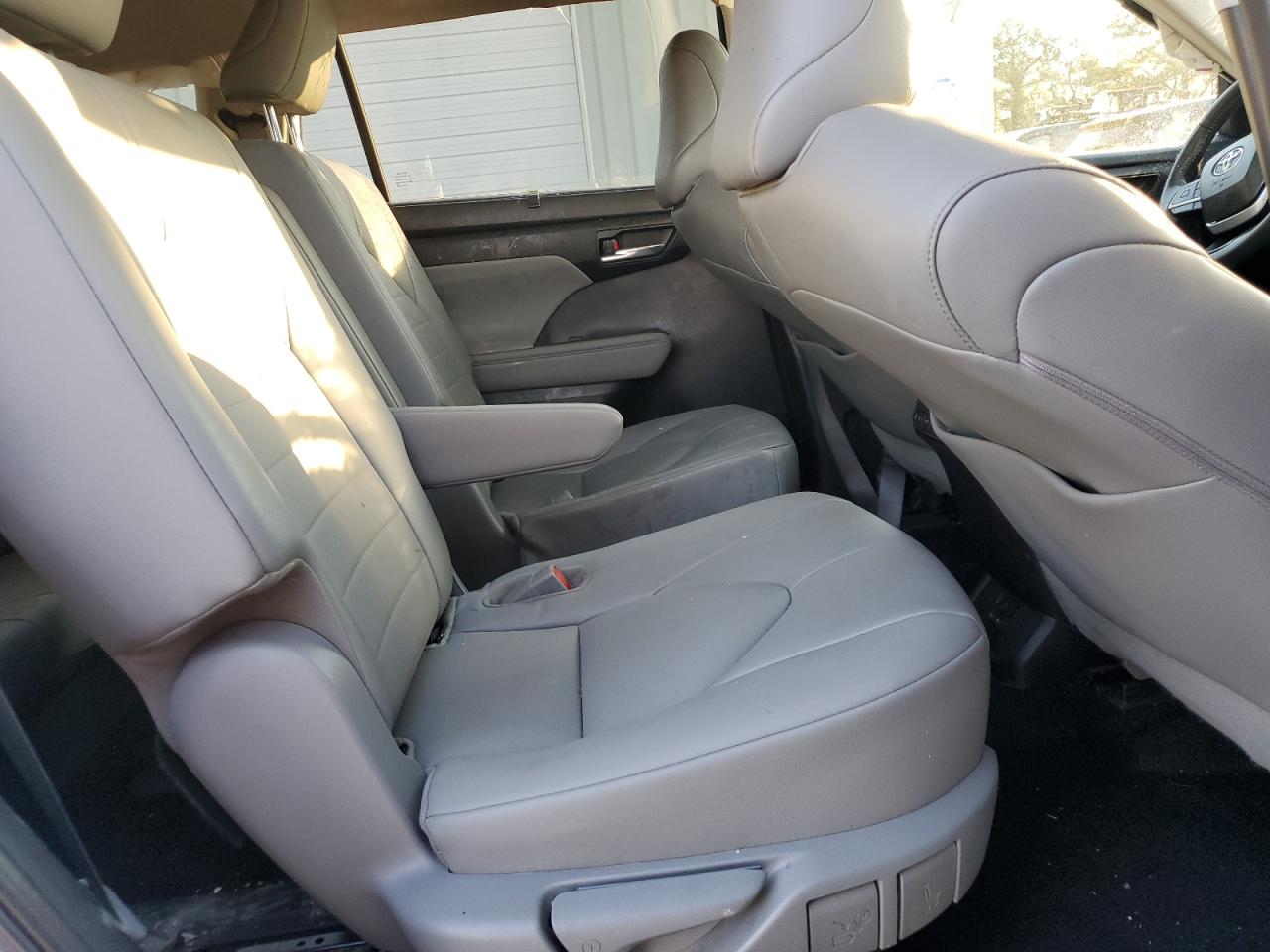 2022 TOYOTA HIGHLANDER XLE VIN:5TDGZRBH0NS246319