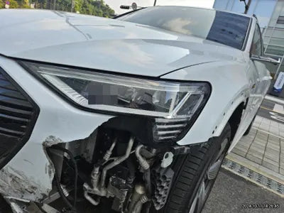 2022 Audi e-tron VIN: