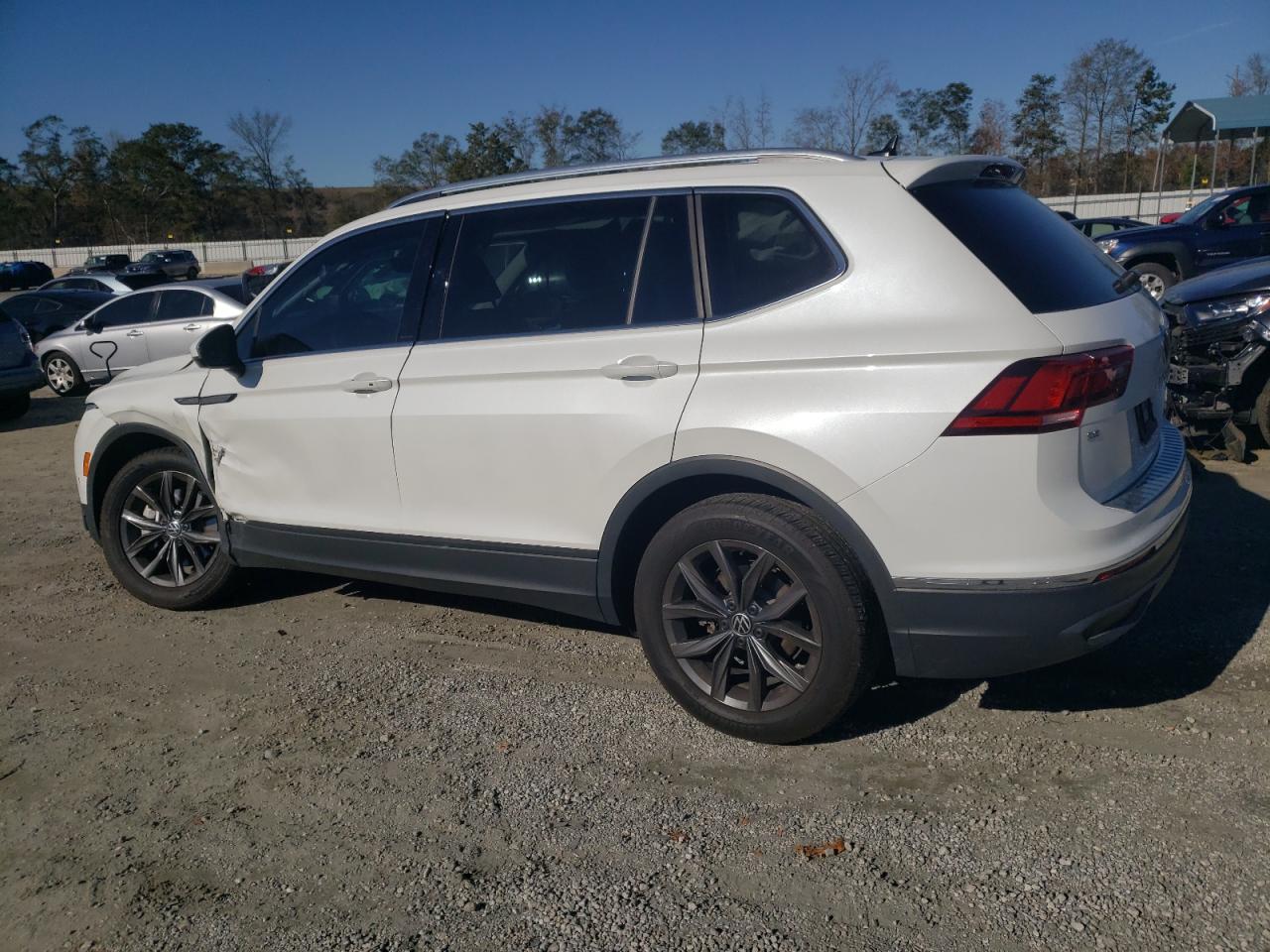 2023 VOLKSWAGEN TIGUAN SE VIN:3VVNB7AX1PM081409