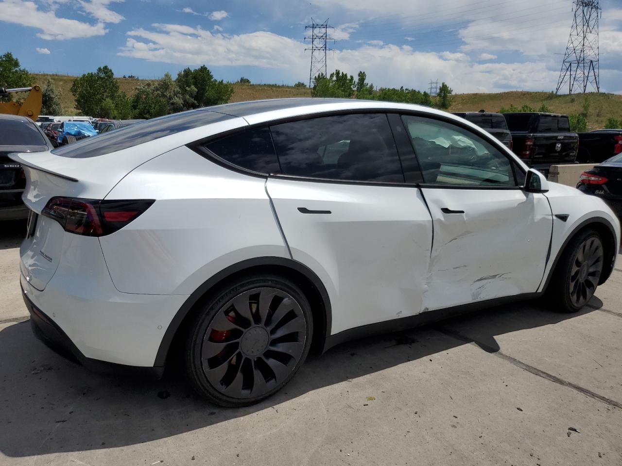 2022 TESLA MODEL Y  VIN:7SAYGDEF9NF382205