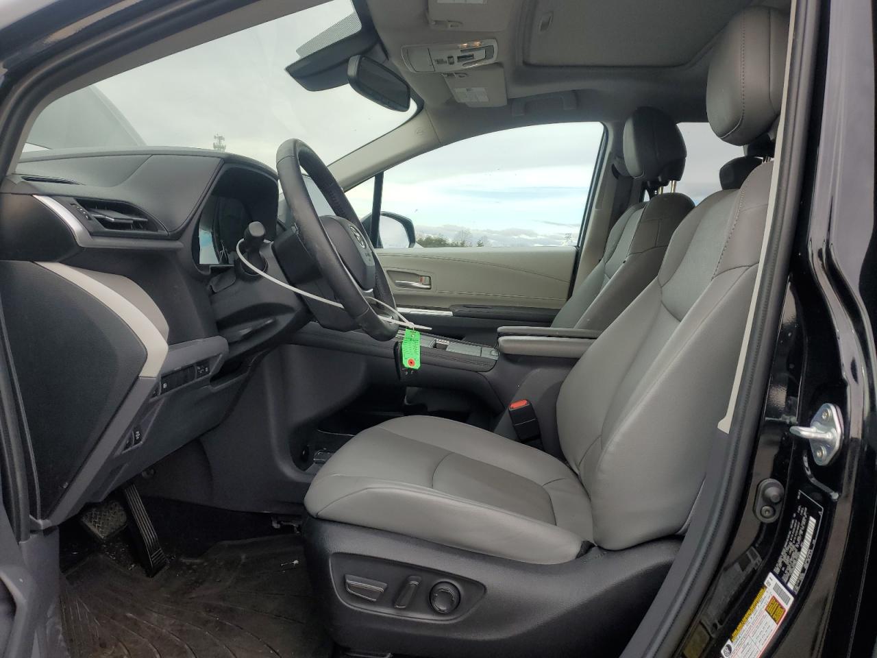 2022 TOYOTA SIENNA XLE VIN:5TDYRKEC3NS131385
