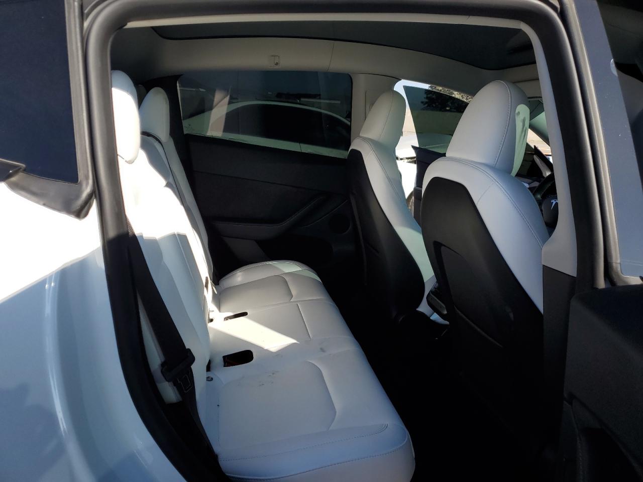 2023 TESLA MODEL Y  VIN:7SAYGDEF7PF823414