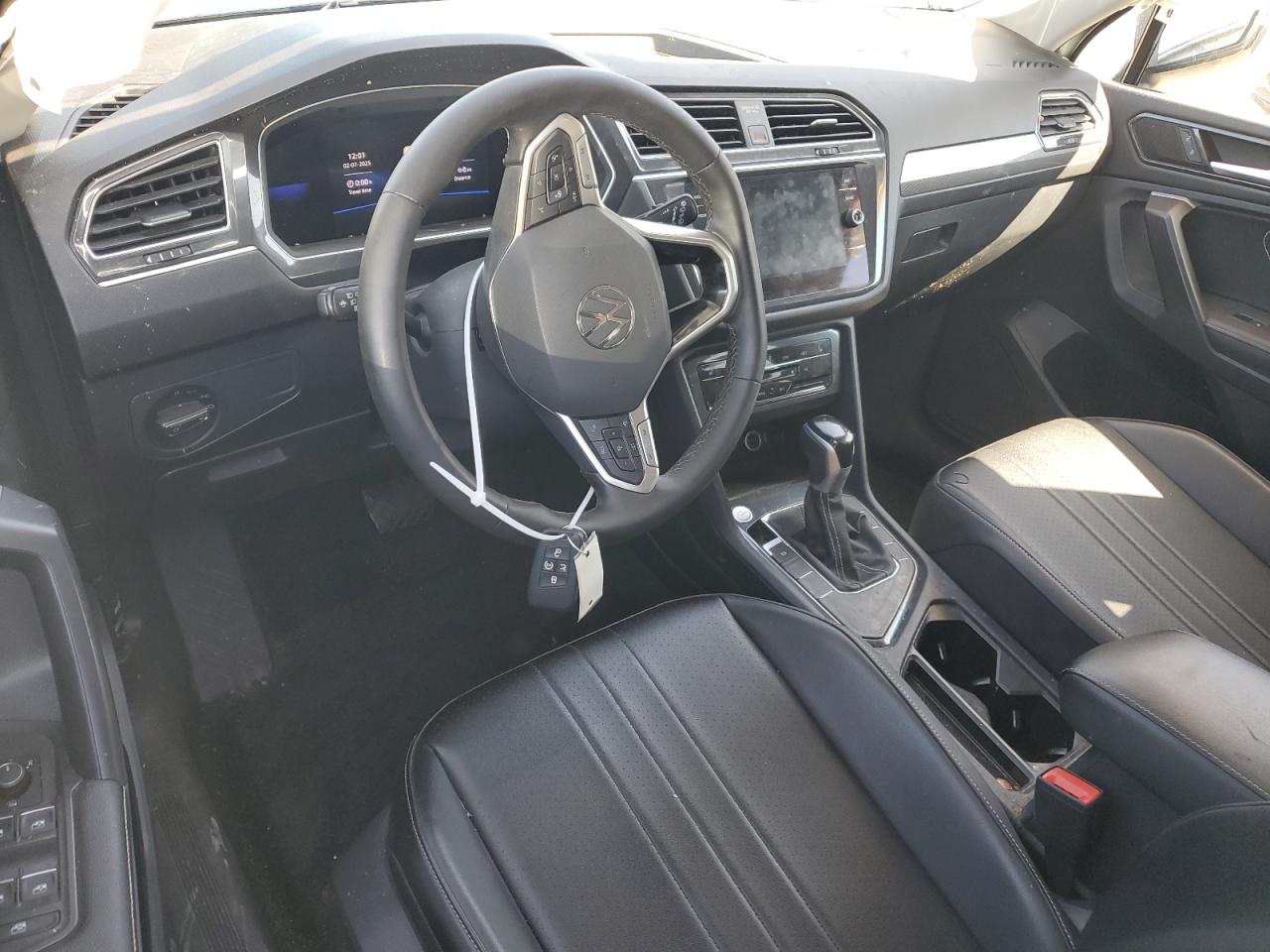 2023 VOLKSWAGEN TIGUAN SE VIN:3VV3B7AX1PM126016
