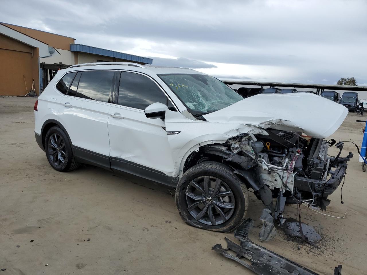 2022 VOLKSWAGEN TIGUAN SE VIN:3VV2B7AX8NM043725