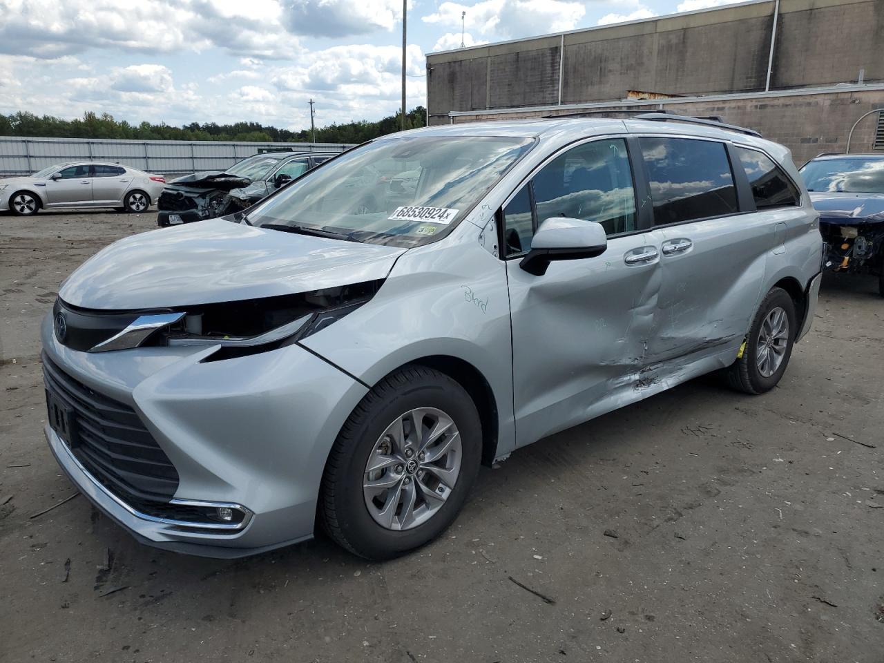 2022 TOYOTA SIENNA XLE VIN:5TDJRKEC6NS091952