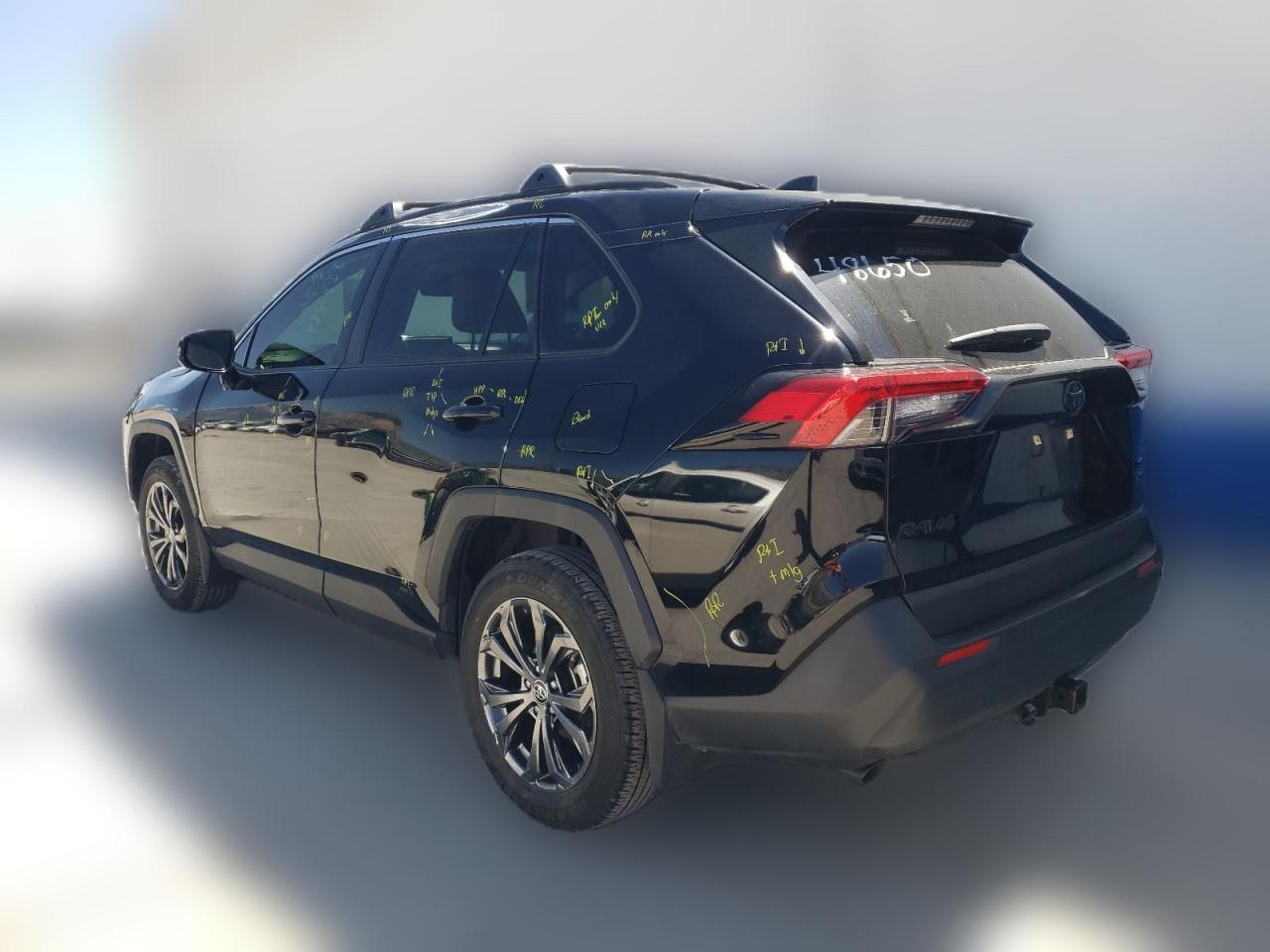 2022 TOYOTA RAV4 XLE PREMIUM VIN:JTMB6RFV4ND073970