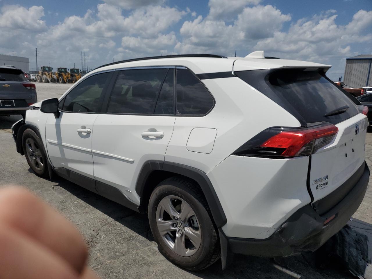 2024 TOYOTA RAV4 XLE VIN:JTMRWRFV7RD240245