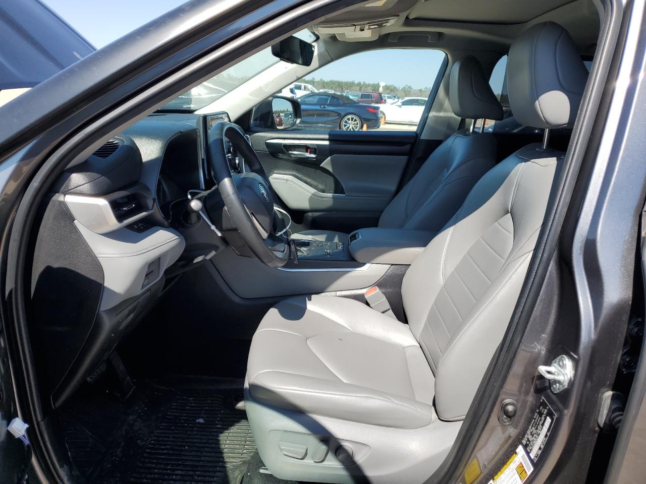 2022 TOYOTA HIGHLANDER XLE VIN:5TDGZRAH8NS557577
