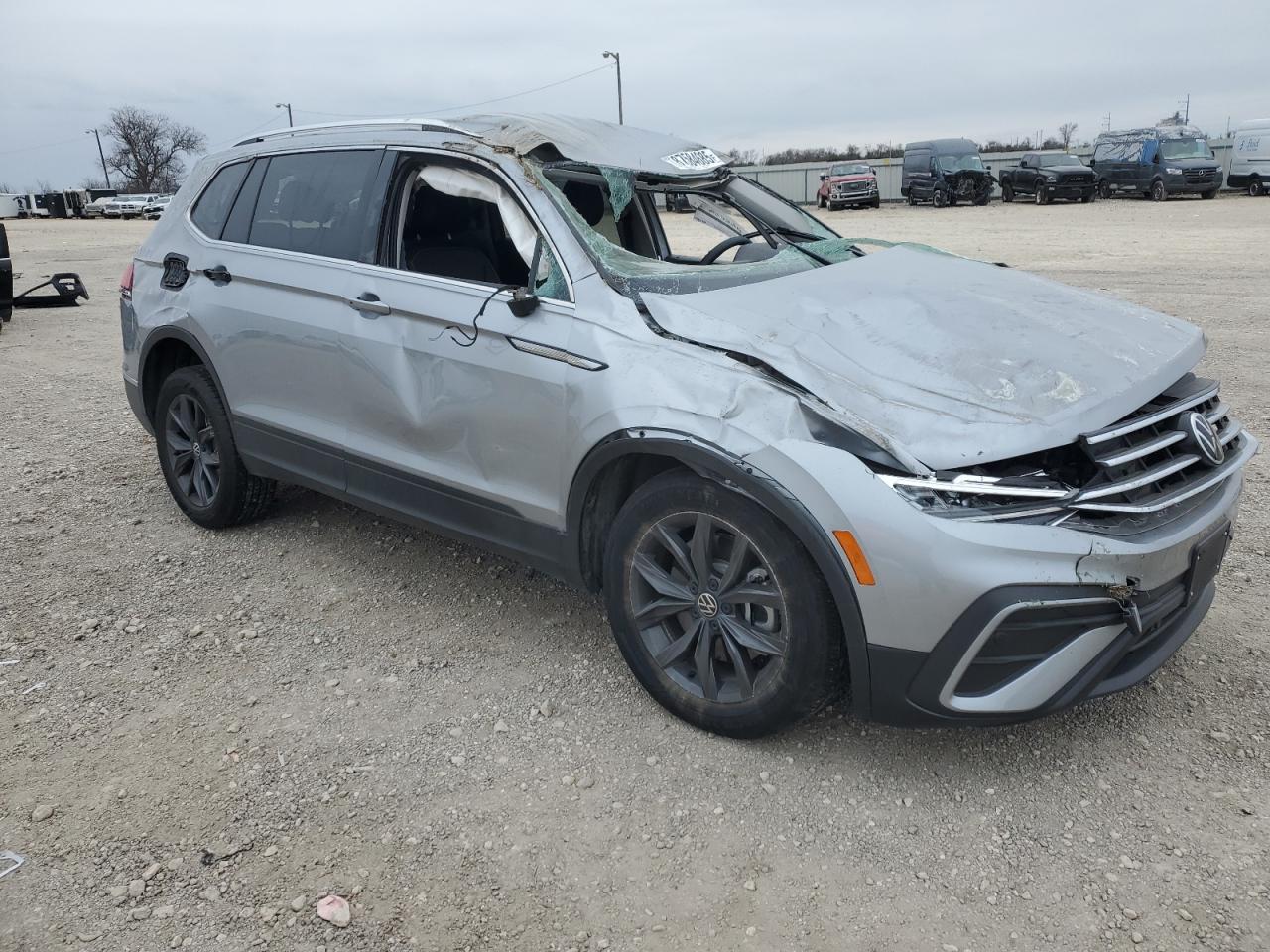2023 VOLKSWAGEN TIGUAN SE VIN:3VV3B7AX7PM120401