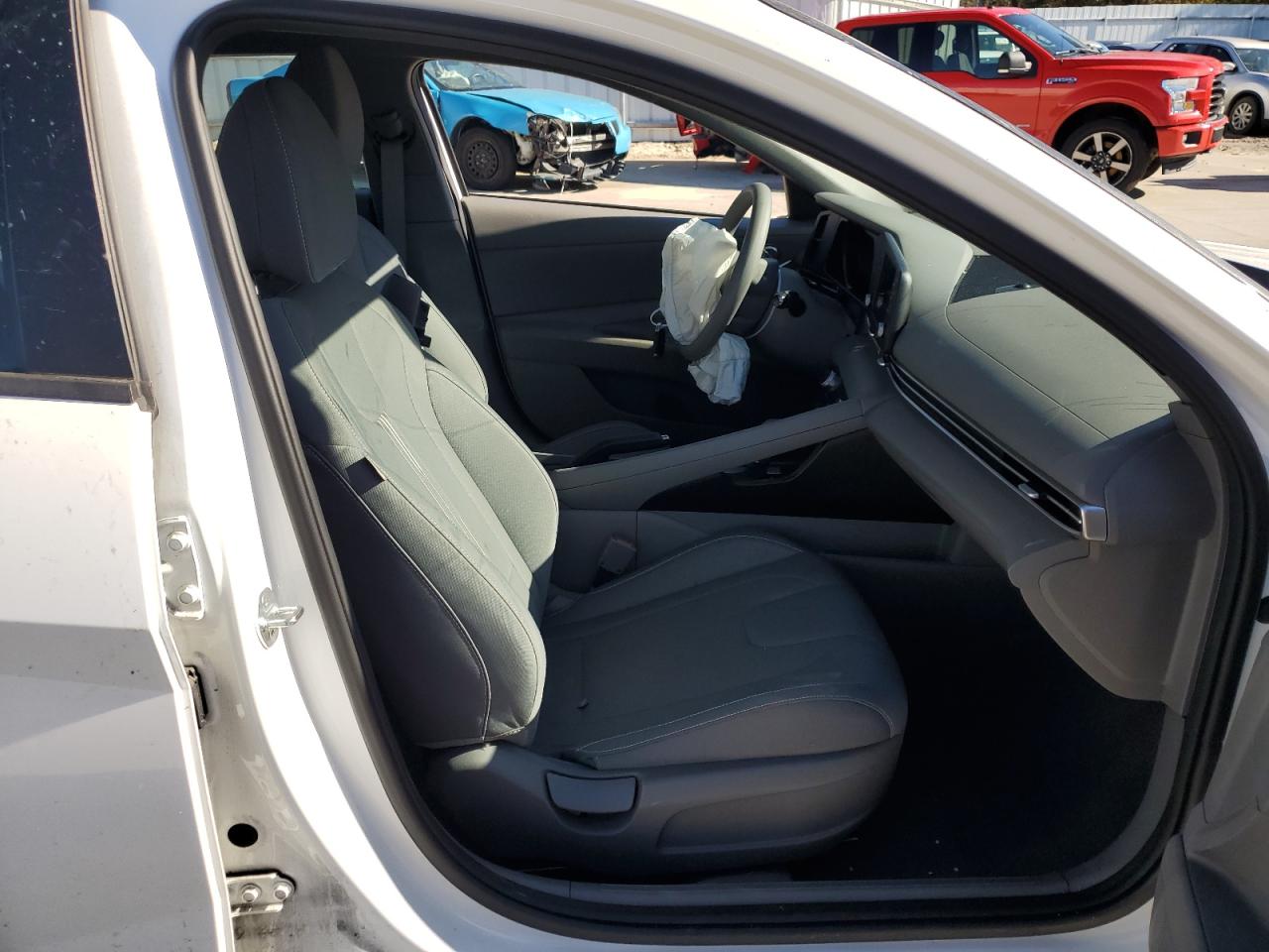 2023 HYUNDAI ELANTRA SEL VIN:5NPLM4AG0PH112928