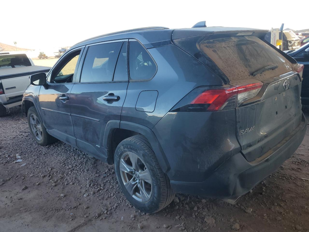 2022 TOYOTA RAV4 XLE VIN:JTMRWRFV3ND147216