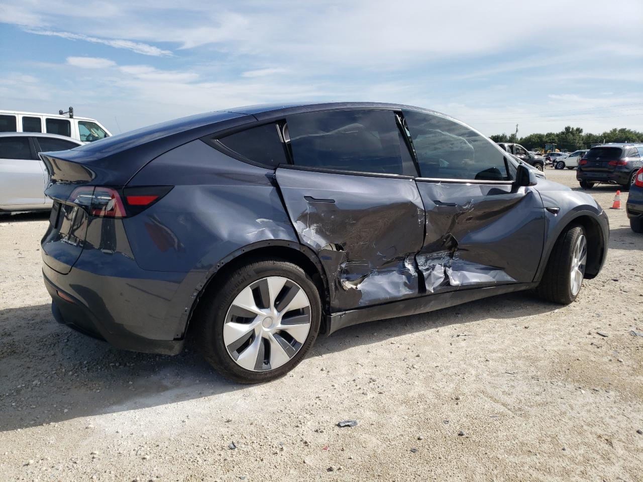 2023 TESLA MODEL Y  VIN:7SAYGAEE3PF853662