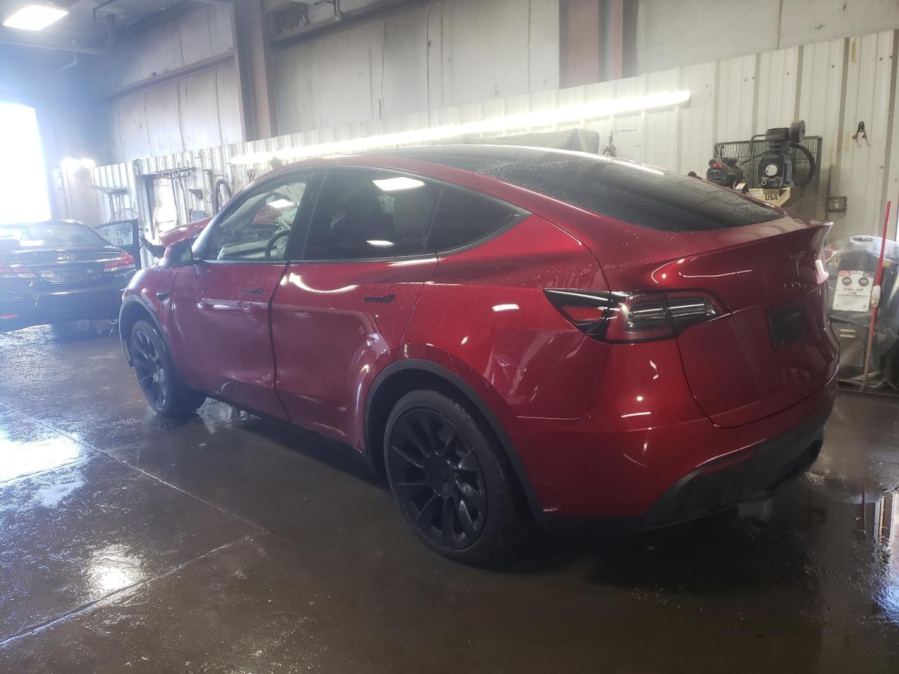 2024 TESLA MODEL Y  VIN:7SAYGDEE7RA293534